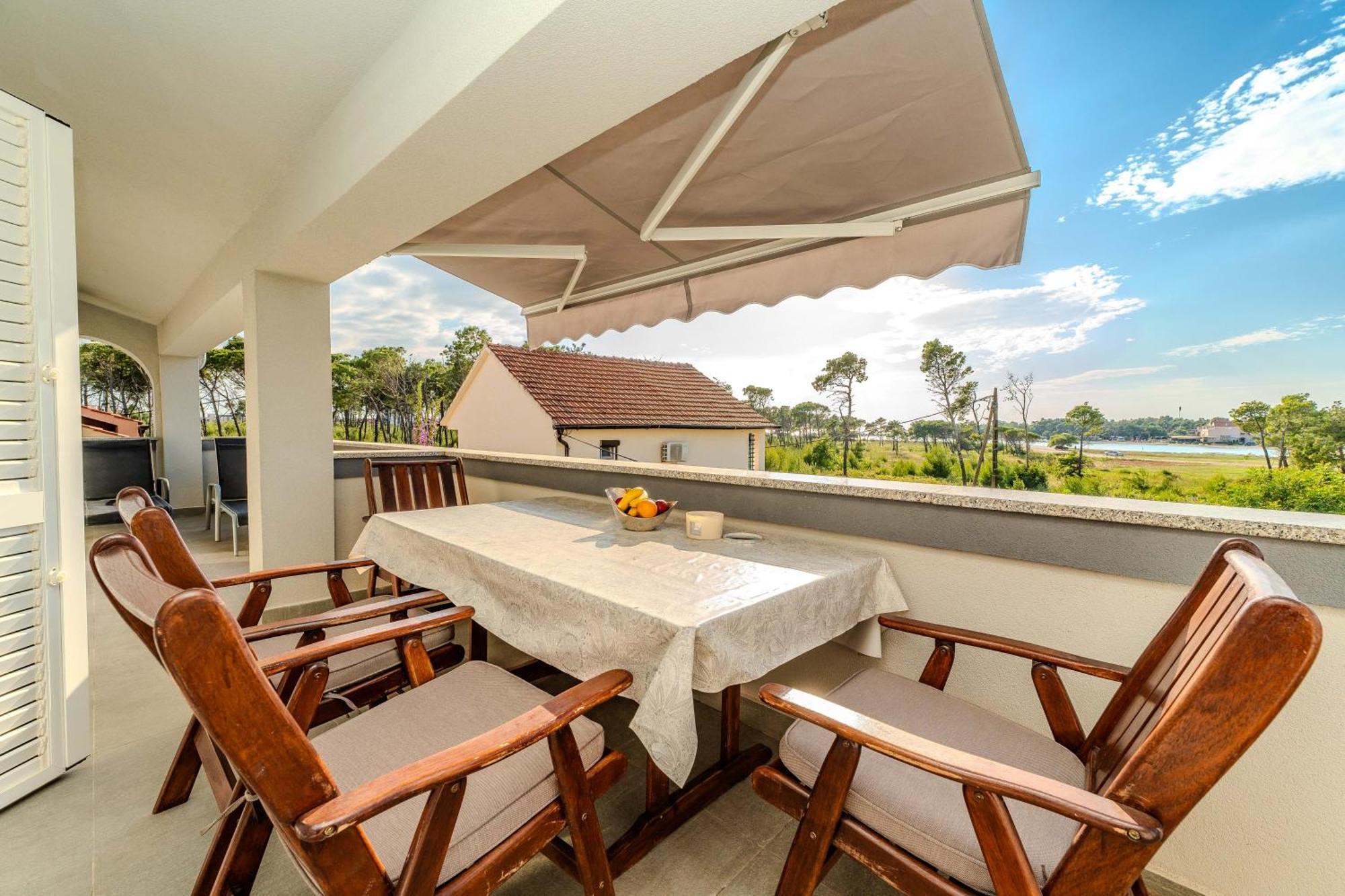 Apartments Dalmatia (Adults Only) Privlaka  Kültér fotó
