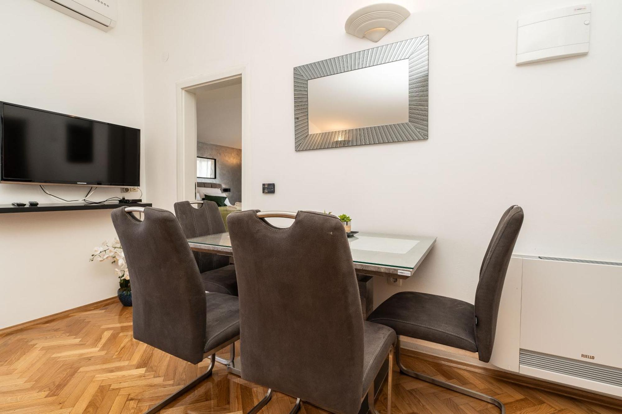 Apartments Dalmatia (Adults Only) Privlaka  Kültér fotó