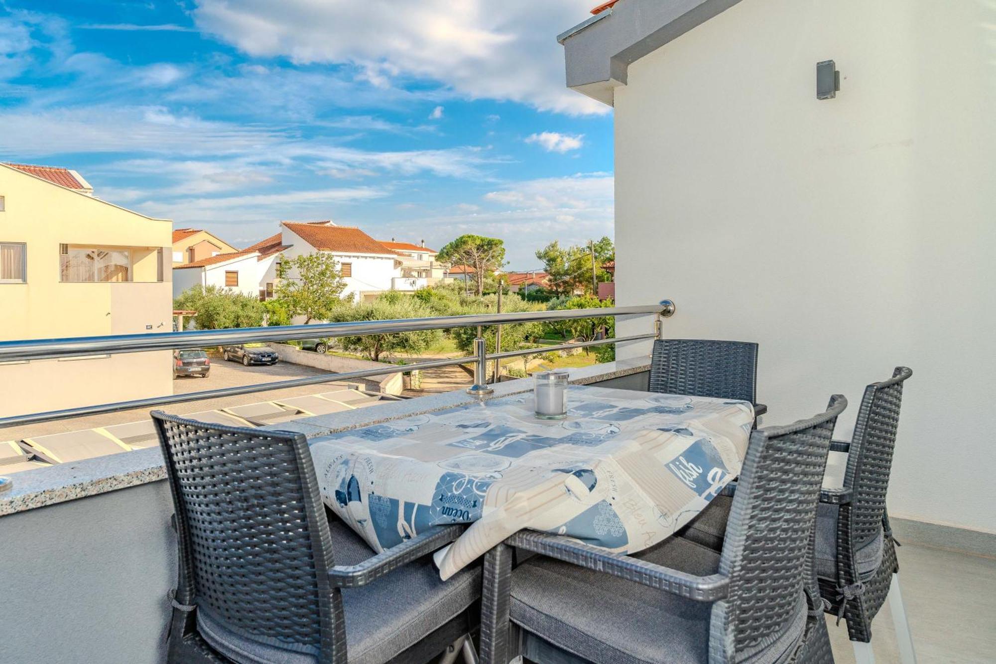 Apartments Dalmatia (Adults Only) Privlaka  Kültér fotó