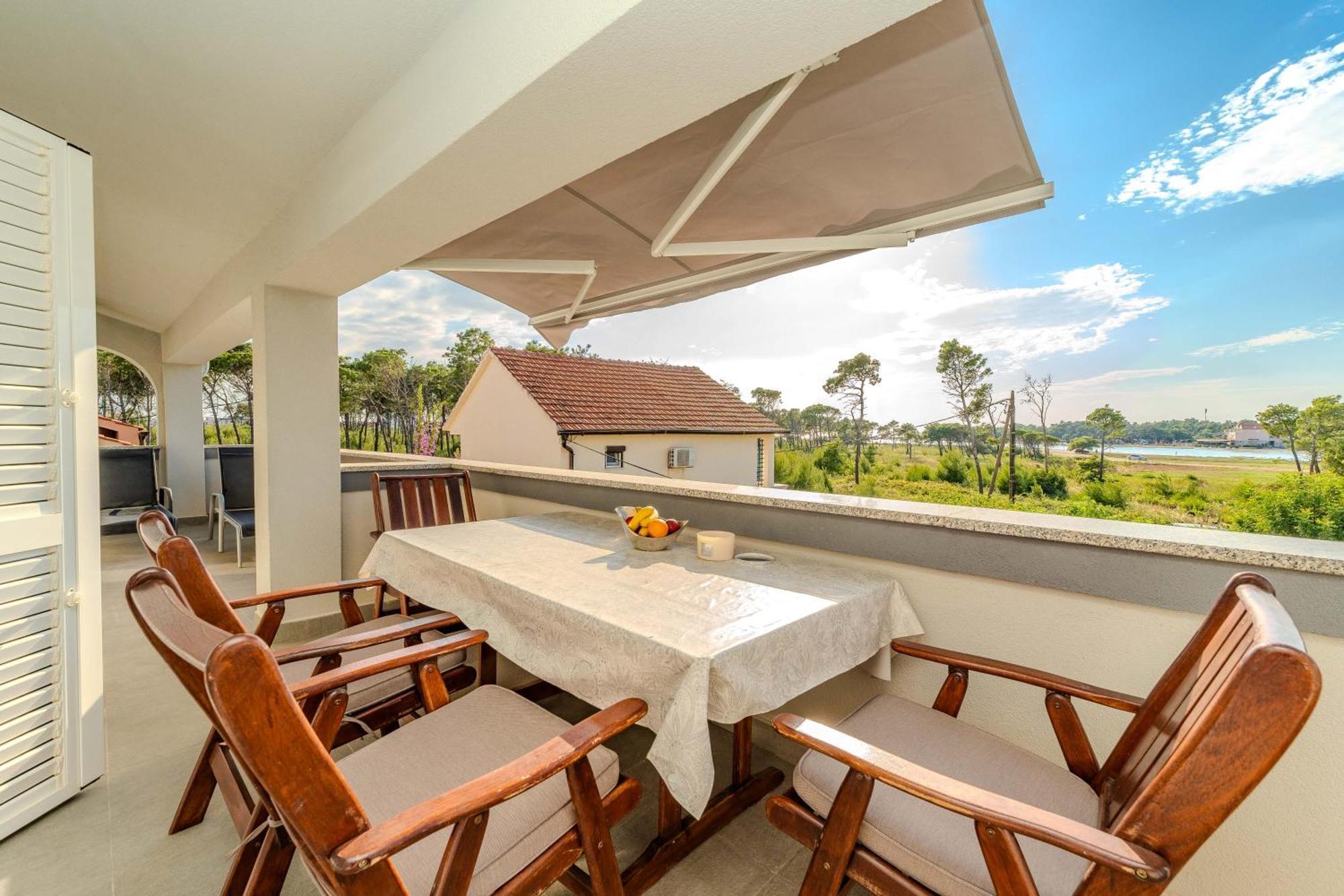 Apartments Dalmatia (Adults Only) Privlaka  Kültér fotó