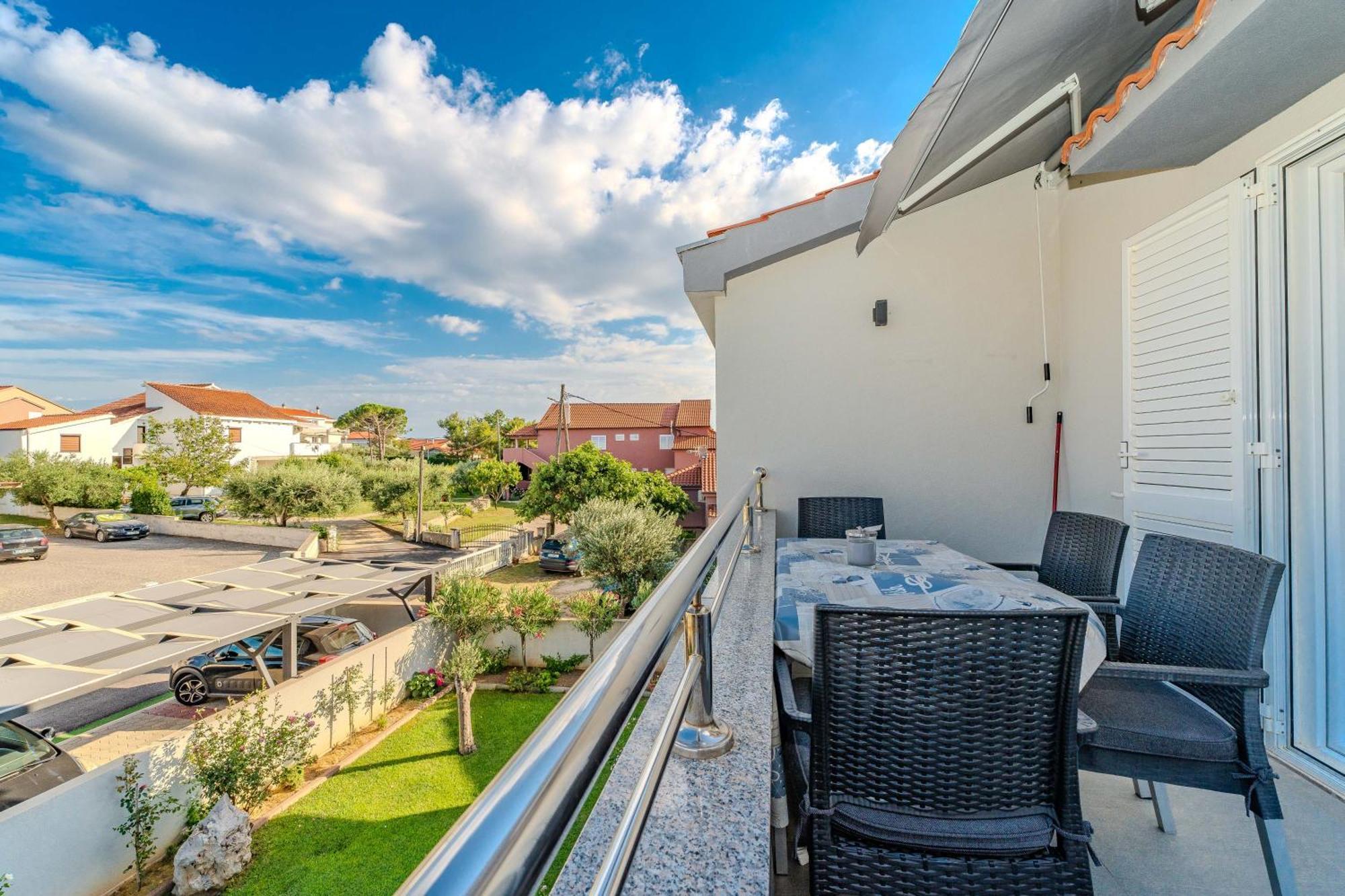 Apartments Dalmatia (Adults Only) Privlaka  Kültér fotó
