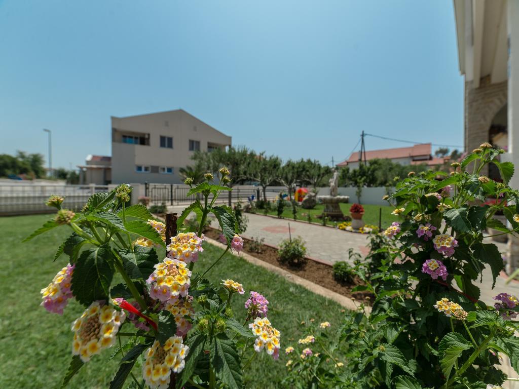 Apartments Dalmatia (Adults Only) Privlaka  Kültér fotó